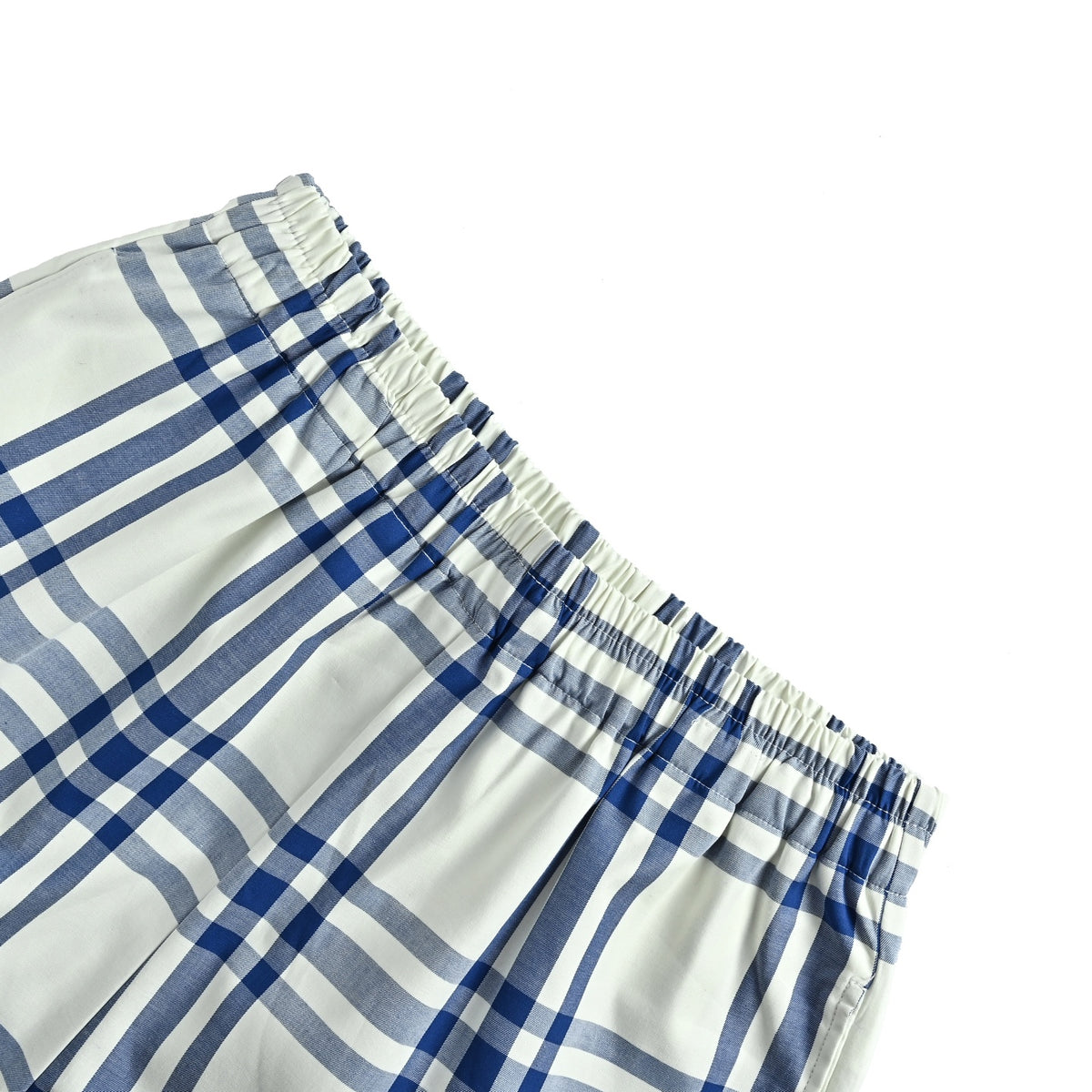 Burberry war horse plaid shorts