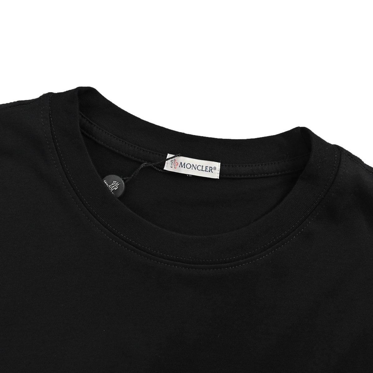 Moncler/muzzle short sleeves with black label logo embroidered on the chest