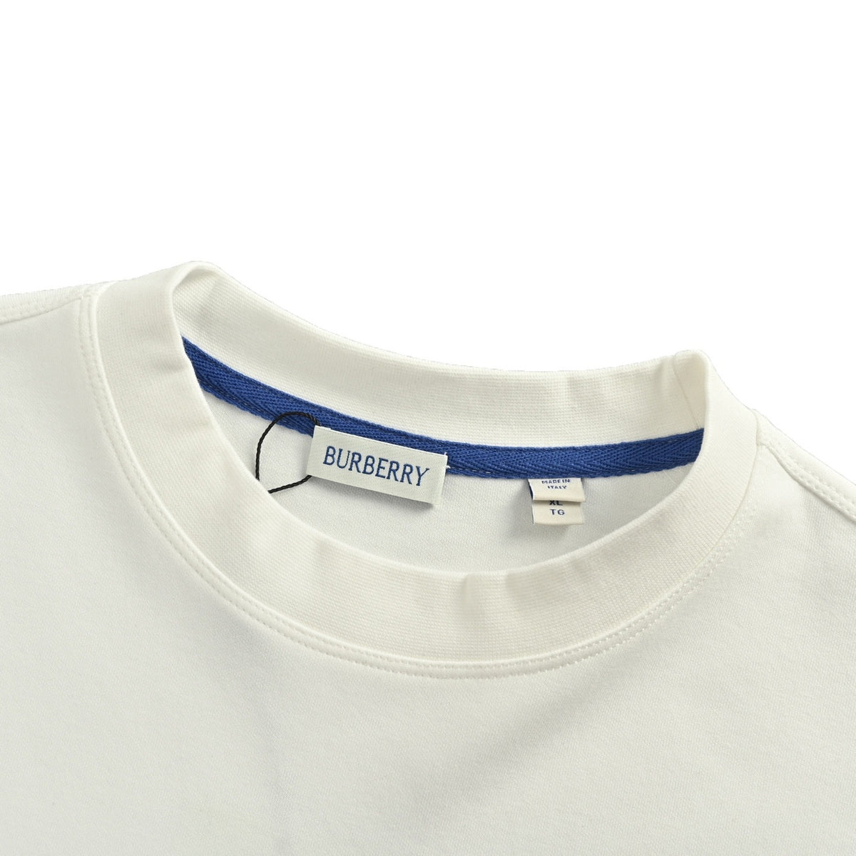 Burberry long-sleeved T-shirt with small logo on the chest