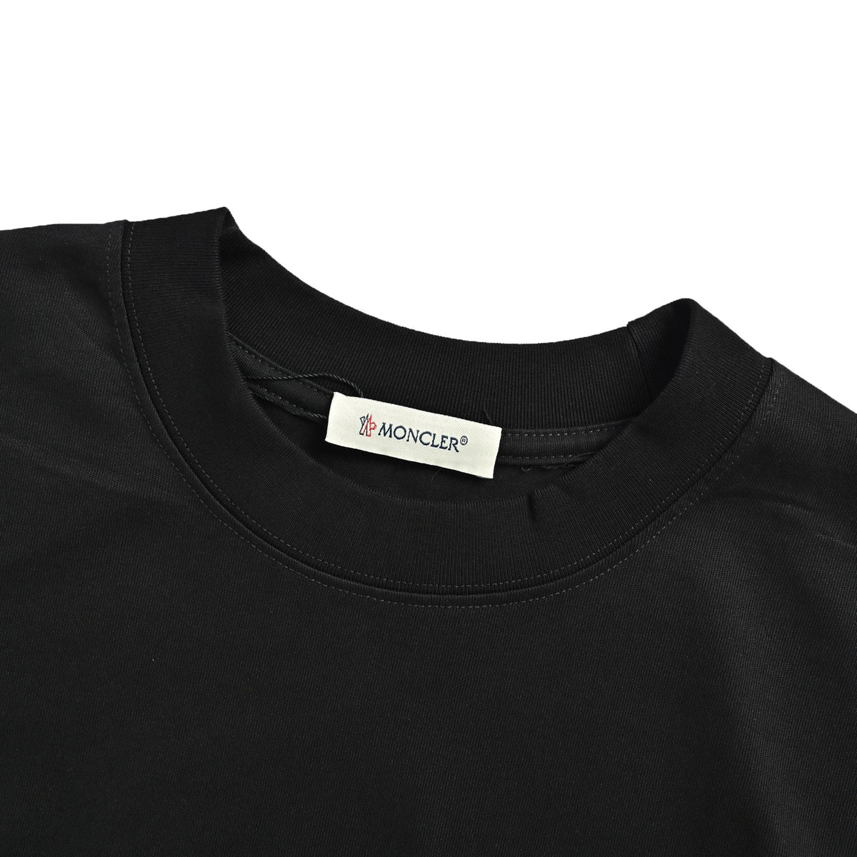 Moncler/muzzled round neck short sleeves with woven logo embroidery on the back