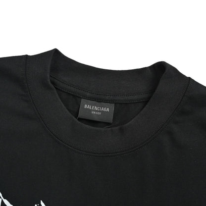 Balenciaga letters are printed all over with breathable graffiti short sleeves