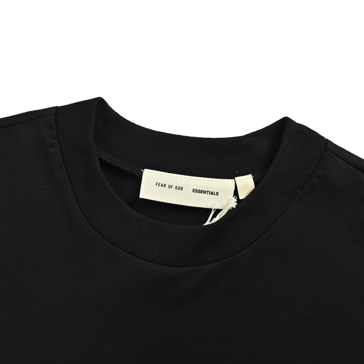 Fog ESSENTIALS silicone small label and offset printed short sleeves on the back