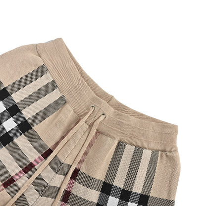 Burberry large plaid knitted shorts