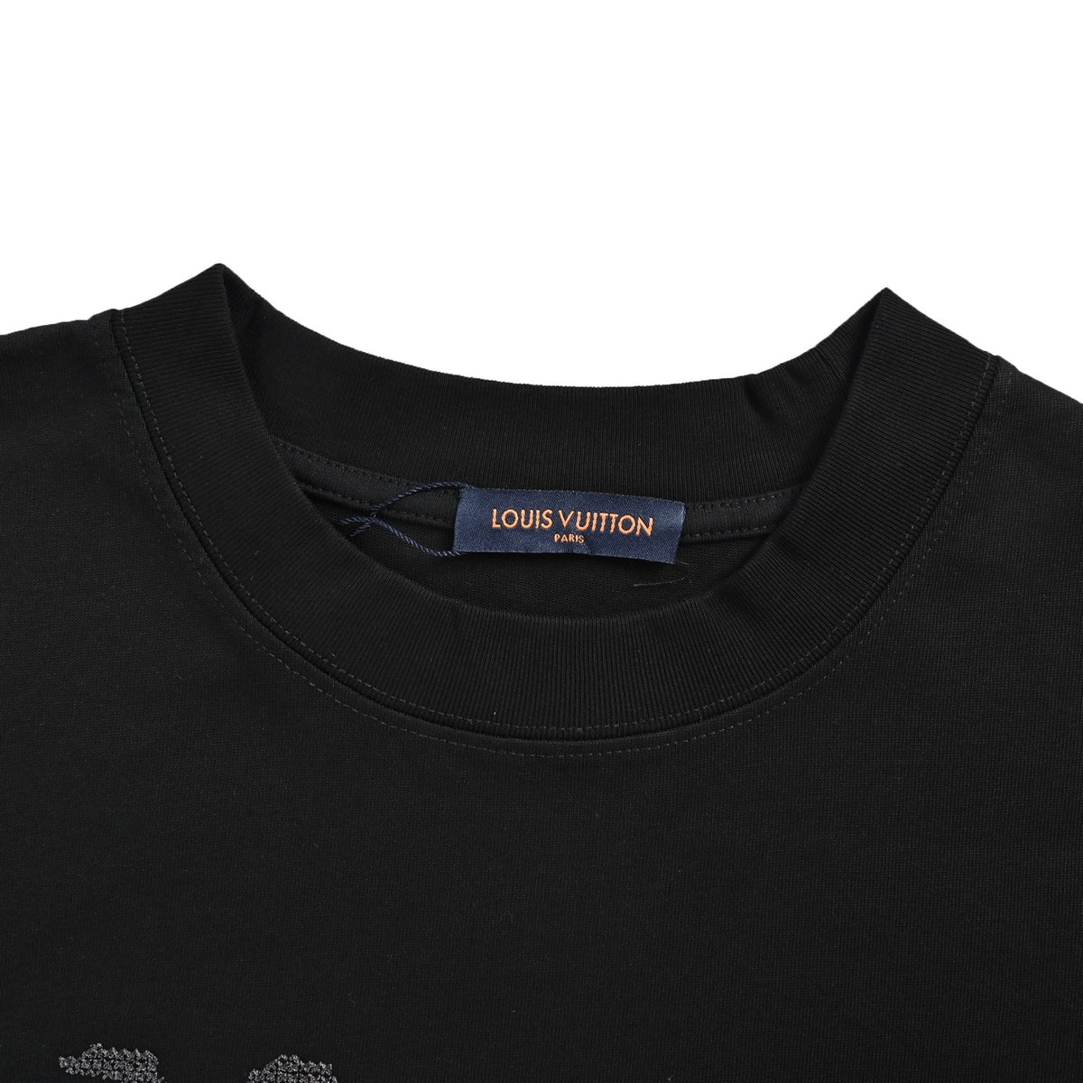 Louis Vuitton short sleeves with large tatami logo embroidery on the back