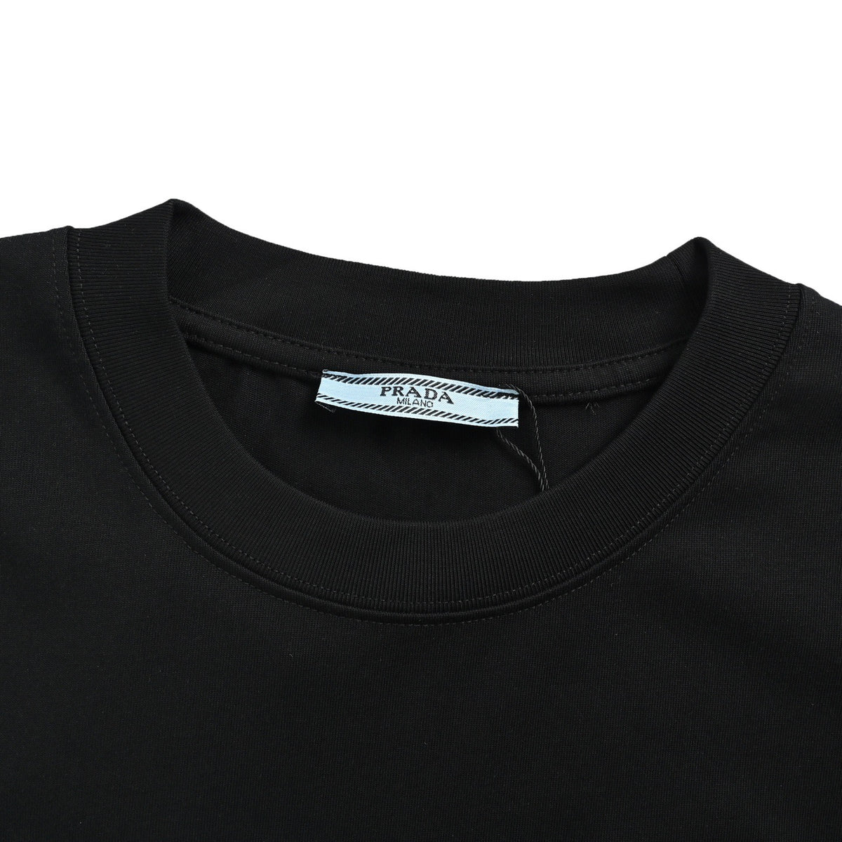 Prada 26ss inverted triangle letter embroidered short sleeves